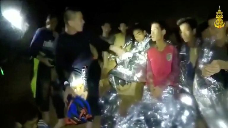 Videokaader poistest, kes 2018 olid Tai Tham Lunagi koopas lõksus.