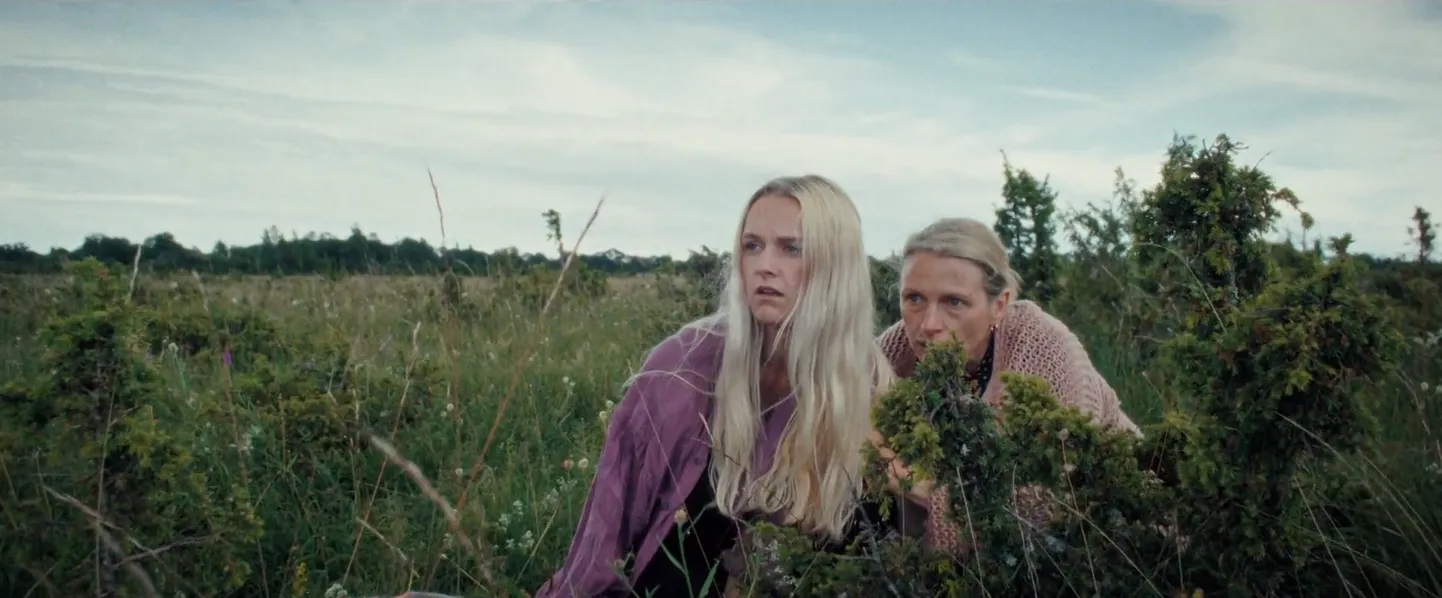 Film "Mo Mamma" on nomineeritud 2025. aasta EFTA-l parima mängufilmi ja Helena Lotman parima naisnäitleja kategoorias.