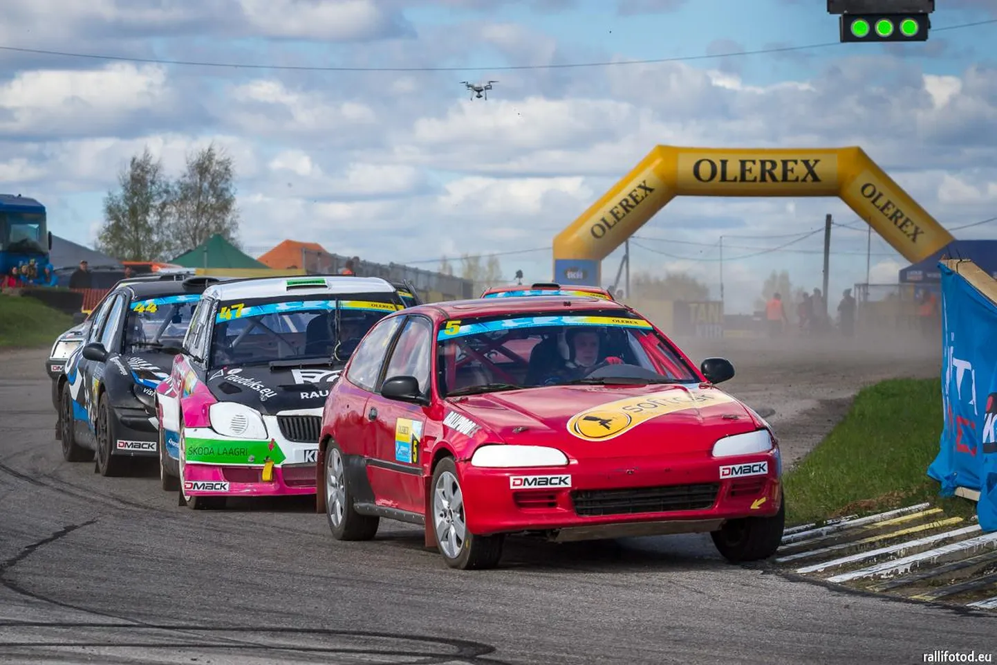 Vändra võidusõitja Janno Õis (esiplaanil) kihutas Laitse rallipargi rajal Super 1600 klassis esimese auhinna vääriliselt.