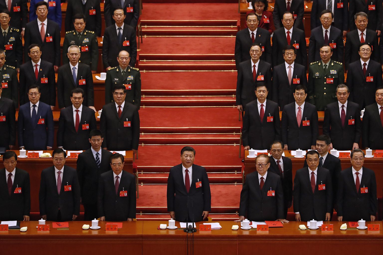 Hiina kommunistliku partei eelmise, 19. kongressi lõpetamine.