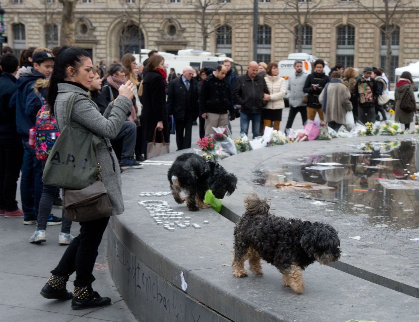 Inimesed Pariisis Vabariigi väljakul.