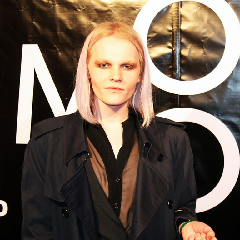 Vēl pirms mēneša modelis Jaroslavs Barišņikovs bija spilgts blondīnis 