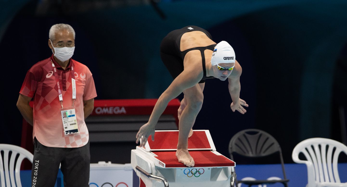 Kuigi Eneli Jefimova on alles 16aastane, on tal üks olümpiamängudel võistlemise kogemus juba olemas. 2021. aastal pälvis ta Tokyo olümpial 100 meetri rinnuliujumises 16. koha.
