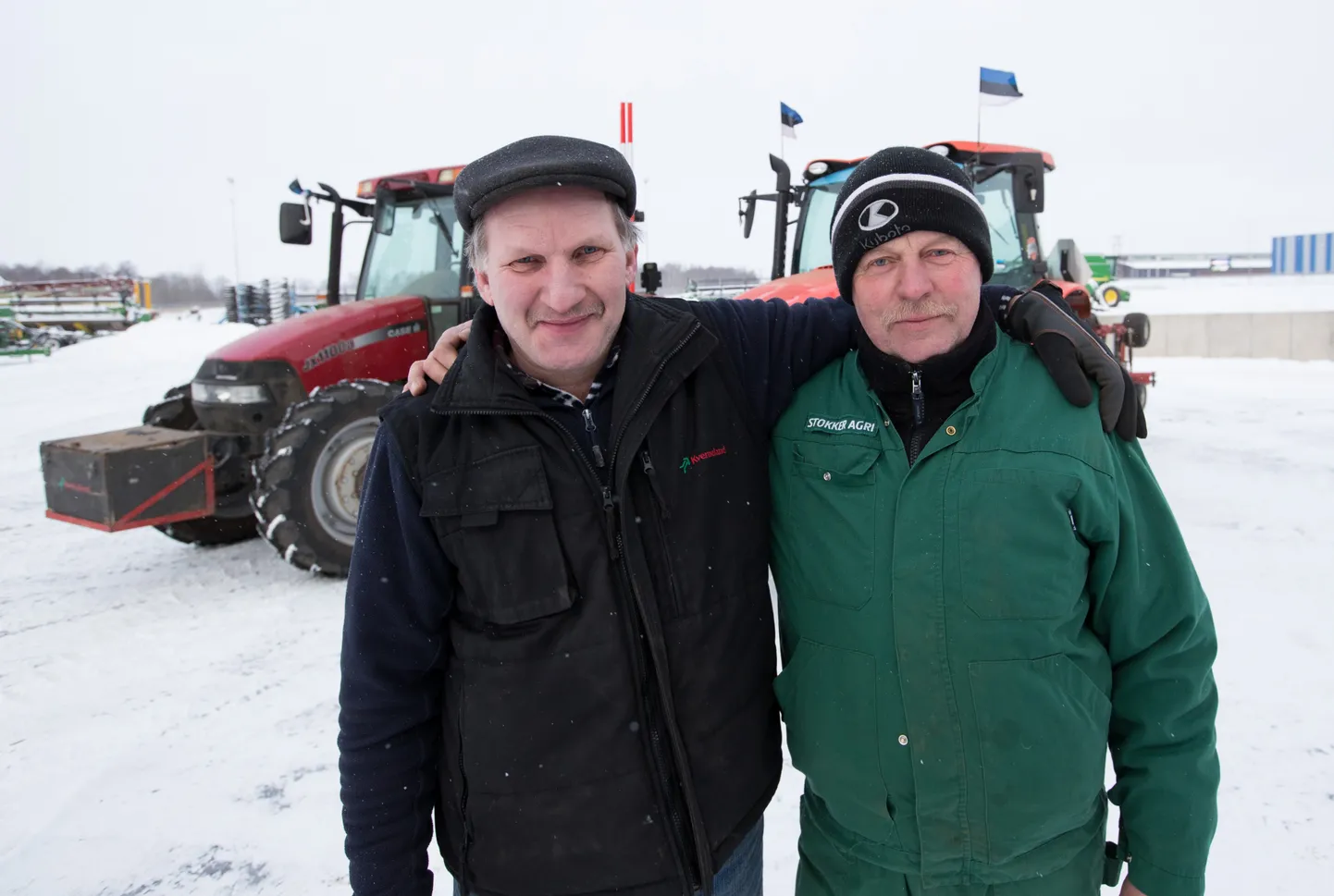 Künnimeistrid Raido Kunila (tumedas) ja Jüri Lai (roheliste tunkedega).