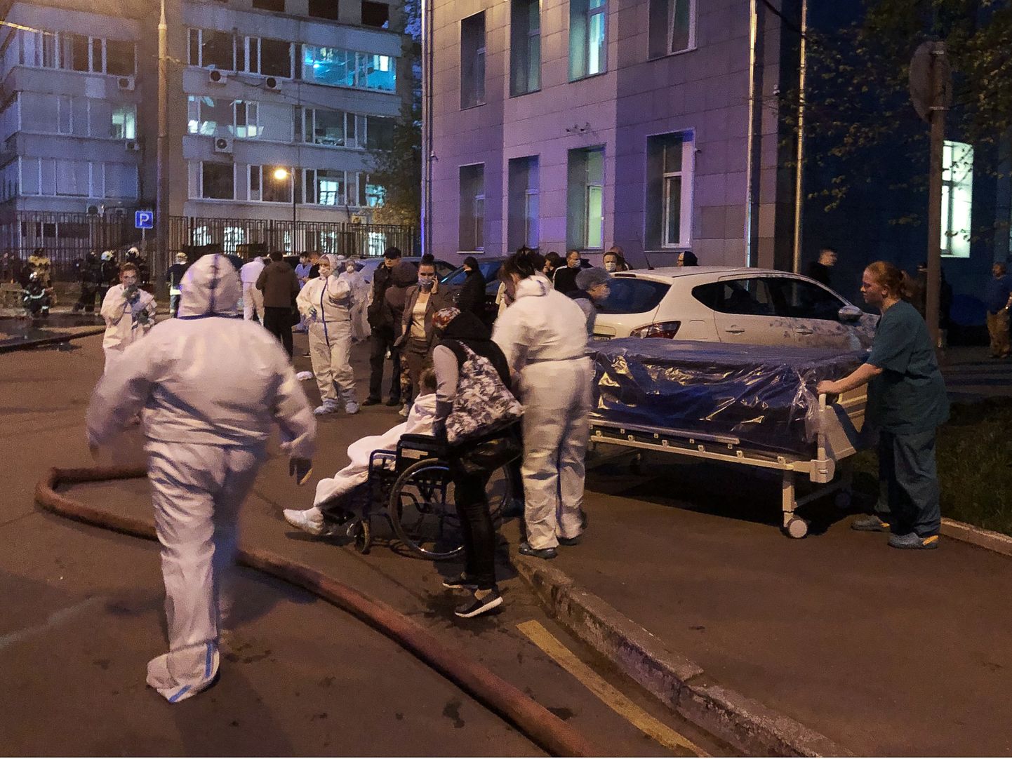 Haigete evakueerimine möödunud reedel põlema süttinud Moskva haiglast. Venemaal on viimase nädala jooksul aset leidnud kaks põlengut, mille võis põhjustada hingamisaparaat Aventa-M.
