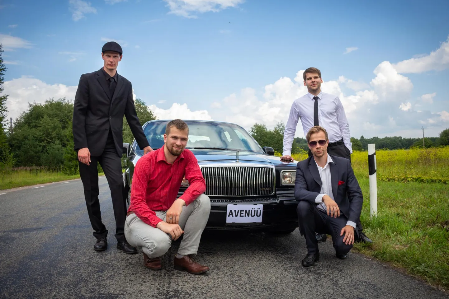 Von Dorpati esimene album kannab nime “Kõik jutud”. Kuna ansambel on tegutsenud palju aastaid, soovisid nad albumil luua hea balansi varasemast ja uuemast loomingust.