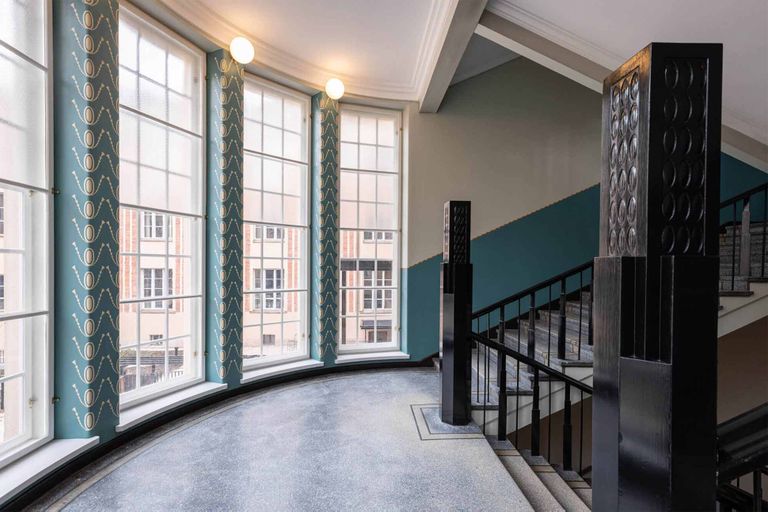 Arhitektuuribüroo Futudesign on tõlgendanud Eliel Saarineni arhitektuuri julgelt täiesti uuest vaatenurgast ja loonud ruumi, kus huvitavad on nii vanad kui uued elemendid.