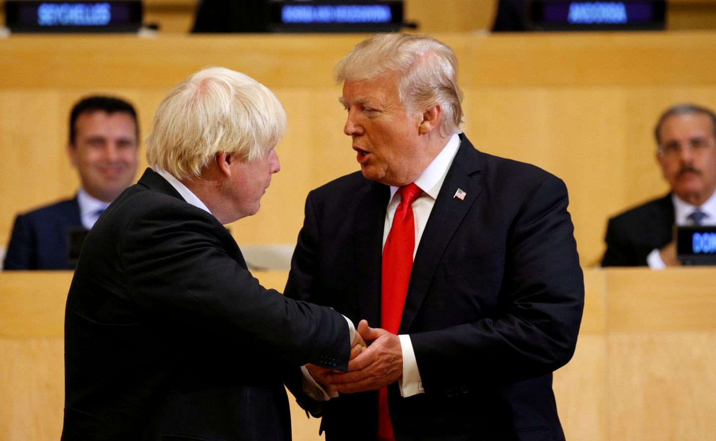 Briti peaminister Boris Johnson (vasakul) ja USA president Donald Trump New Yorgis ÜRO peakorteris sellel 2017. aasta 18. septembrist pärineval fotol. Johnson oli toona Briti välisminister.