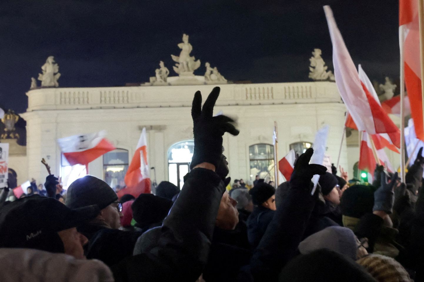 Meeleavaldus Poola presidendipalee ees.