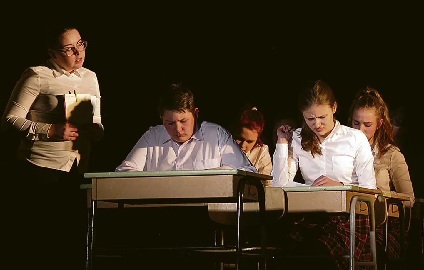 Jõõpre kooli lavastus “Keelepuudutus” esindab aprilli lõpus Pärnumaad kooliteatrite riigifestivalil.