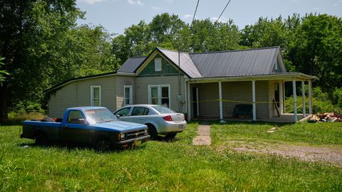 KOHUTAV AVASTUS ⟩ USA-s päästeti äärmiselt viletsatest tingimustest 16 last: vanemad ja vanavanemad vahistati