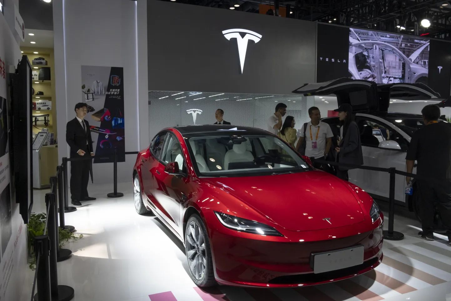 Tesla Model 3 on elektriautodest kõige populaarsem.