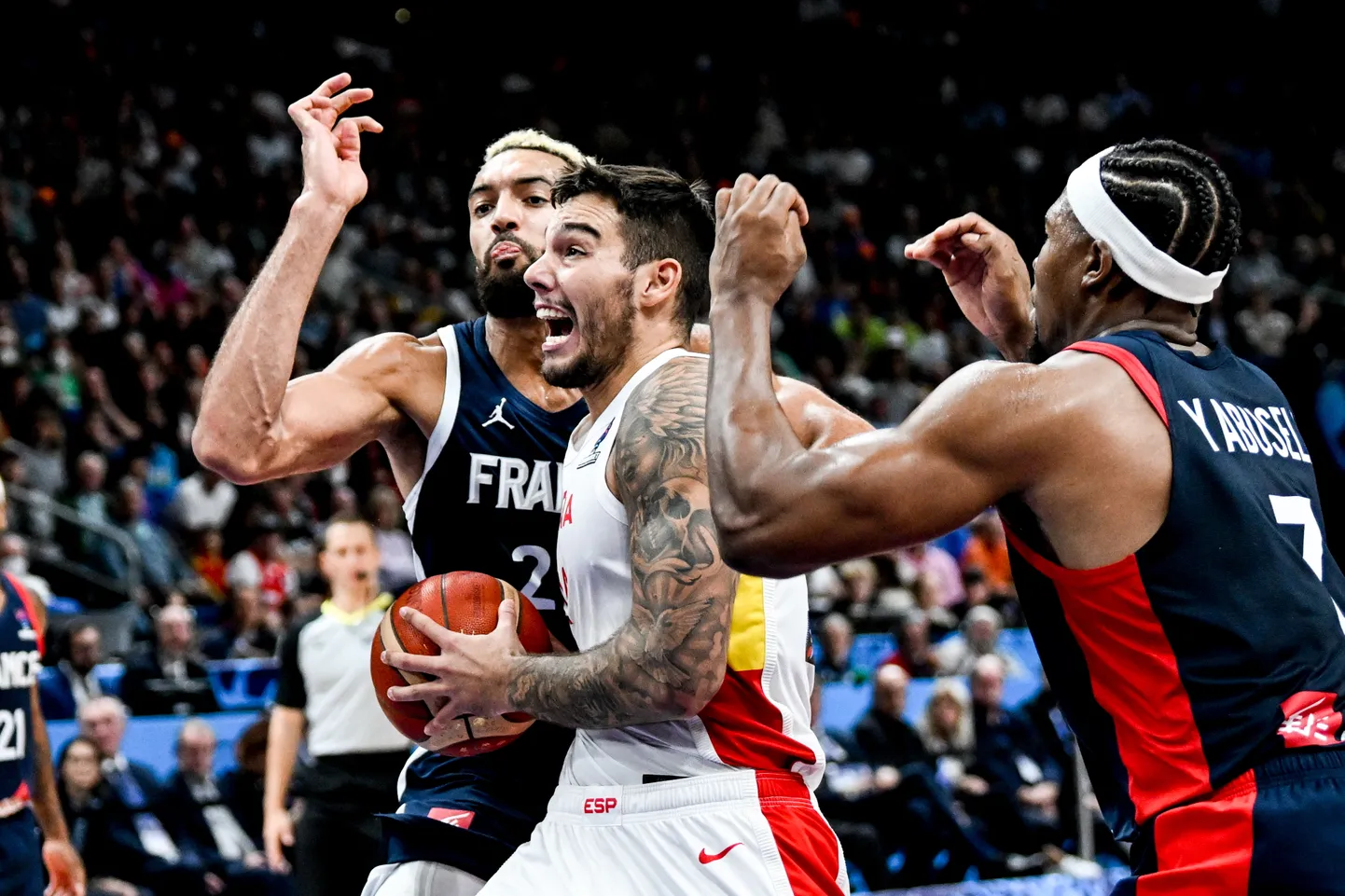 Willy Hernangomez (palliga) valiti EM-finaalturniiri kõige väärtuslikumaks mängijaks.