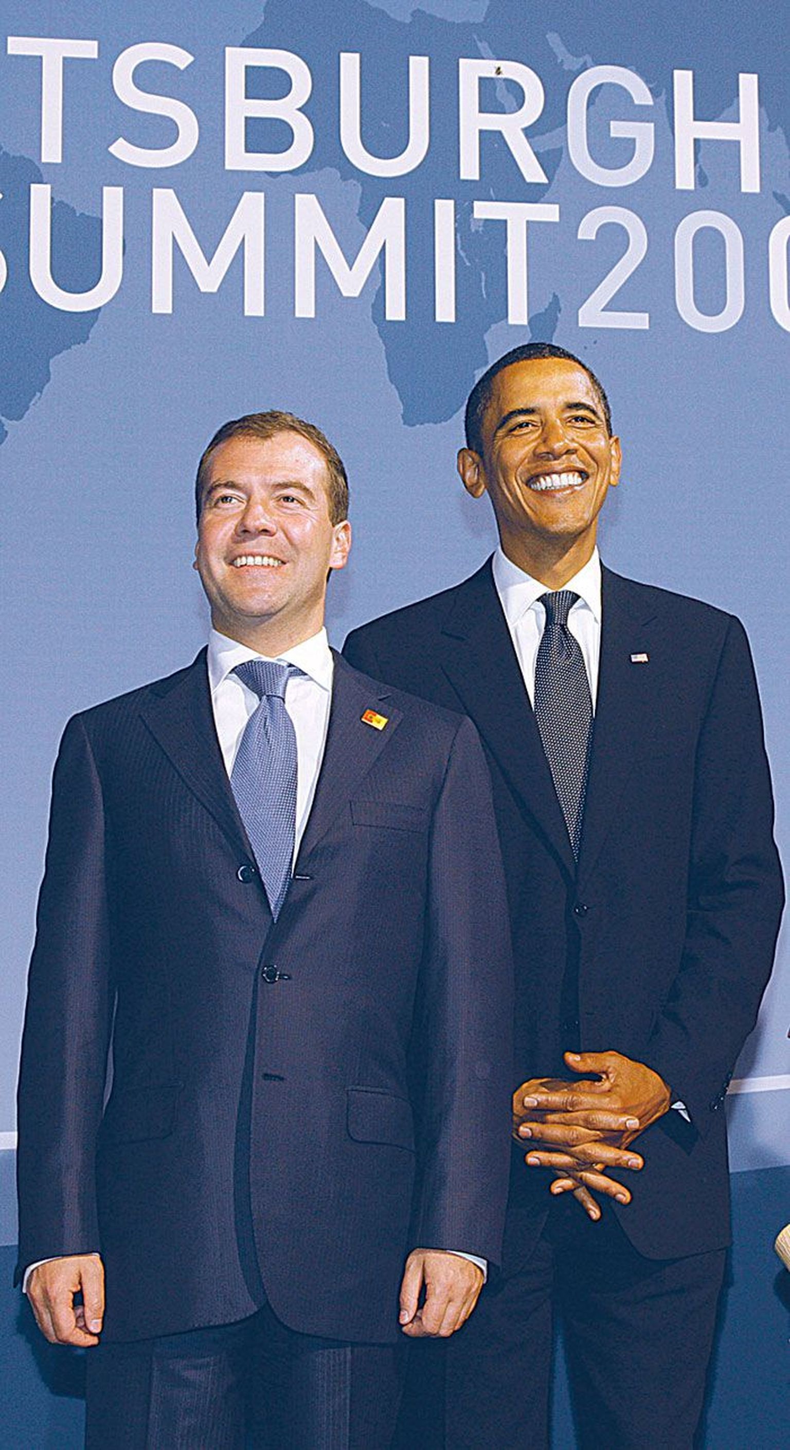 Barack Obama (paremal) G20 tippkohtumisel oma Vene ametivenna Dmitri Medvedevi kõrval.
