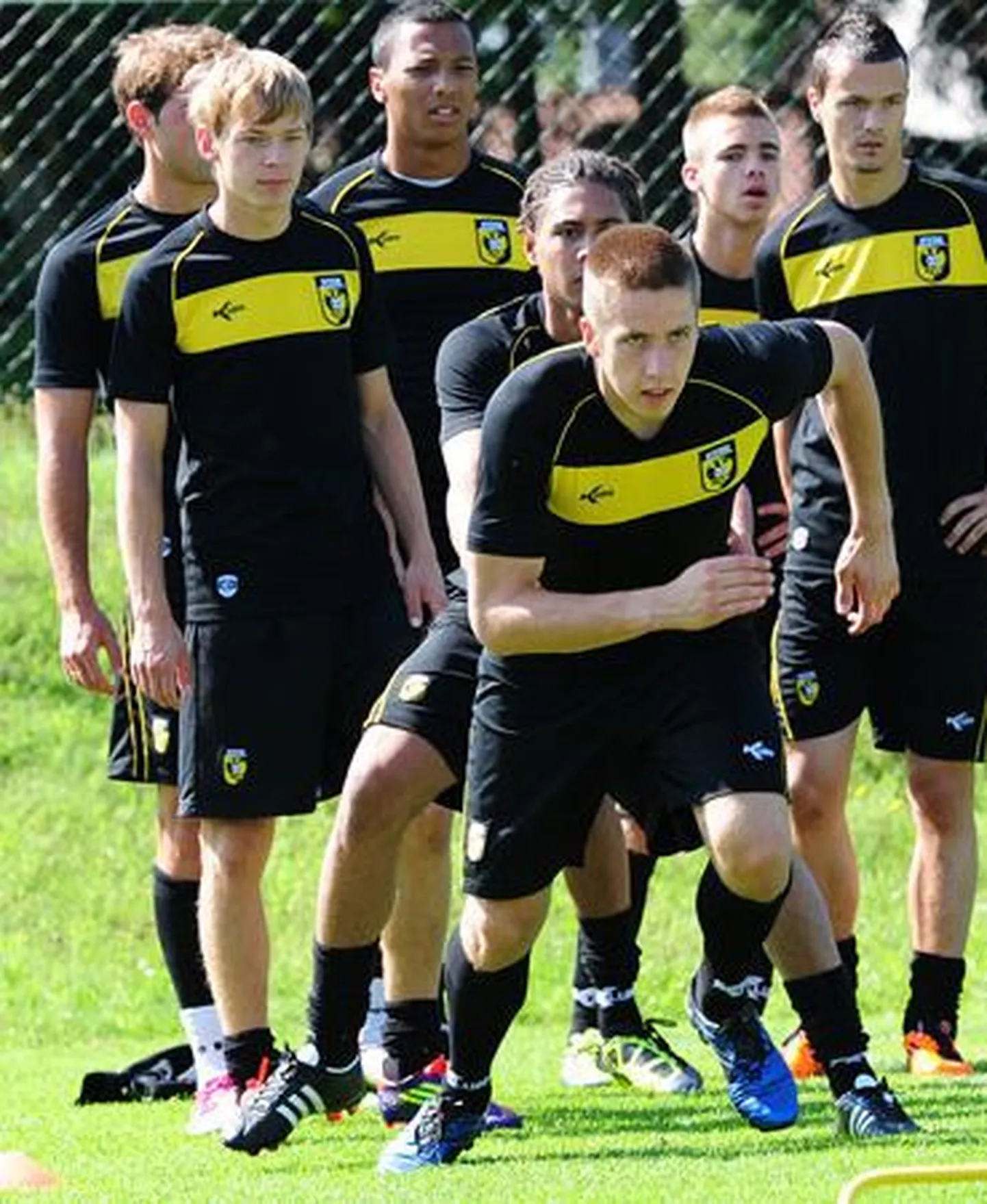 Marko Meerits (esiplaanil) Vitesse treeningul