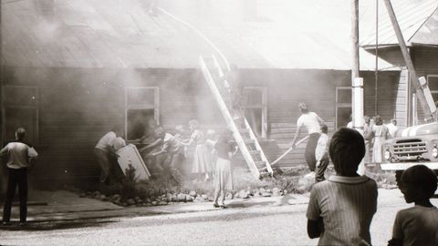 RETROGALERII ⟩ Kuressaare vetelpäästemaja õnnetu ots: tuhkkuiv suvi ja tühjad kaevud