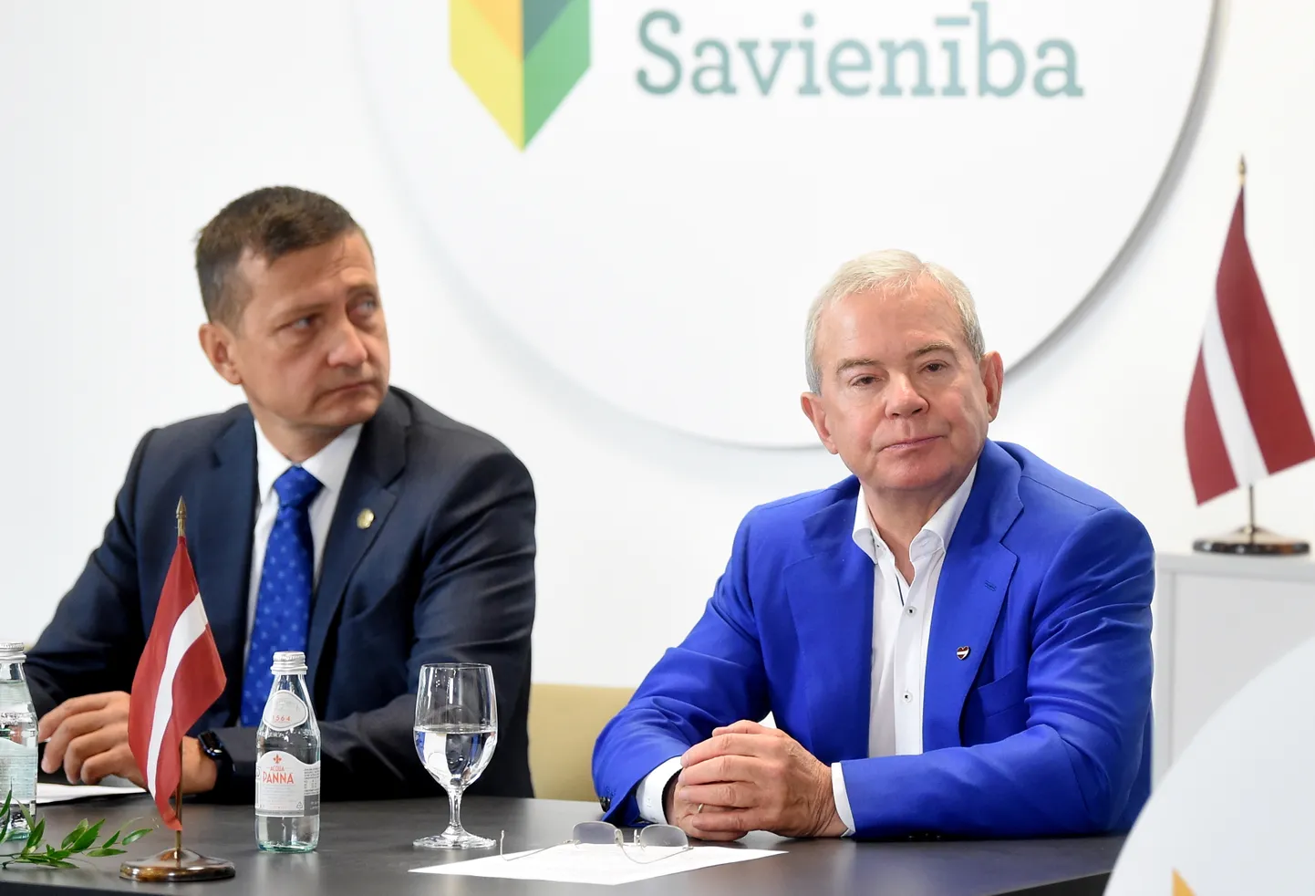 Zaļo un zemnieku savienības (ZZS) valdes līdzpriekšsēdētājs, saraksta līderis Vidzemē Armands Krauze (no kreisās) un ZZS Ministru prezidenta amata kandidāts, bijušais Ventspils domes priekšsēdētājs Aivars Lembergs.