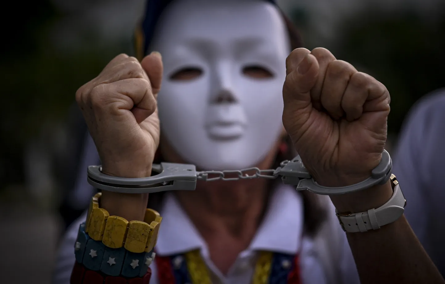 Naine Venezuela valimiste võltsimise vastasel meeleavaldusel, 28. juulil 2024. a.