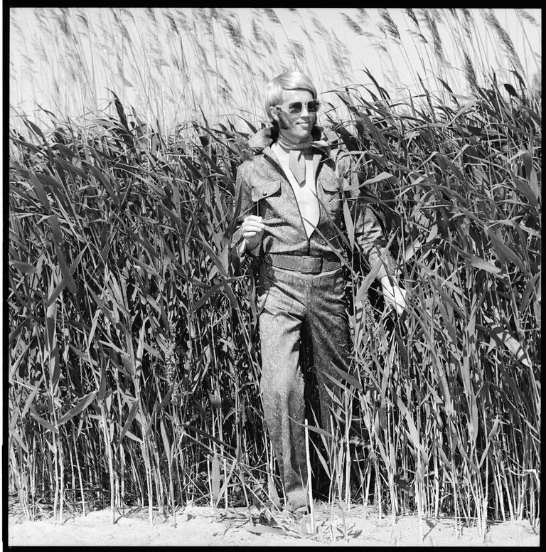 Kauaaegne EKA õppejõud, moeosakonna emeriitdotsent Jüri Siim. Suvi 1974. Foto näituselt «Kaadris ja kaadri taga. Boris Mäemetsa moefoto»