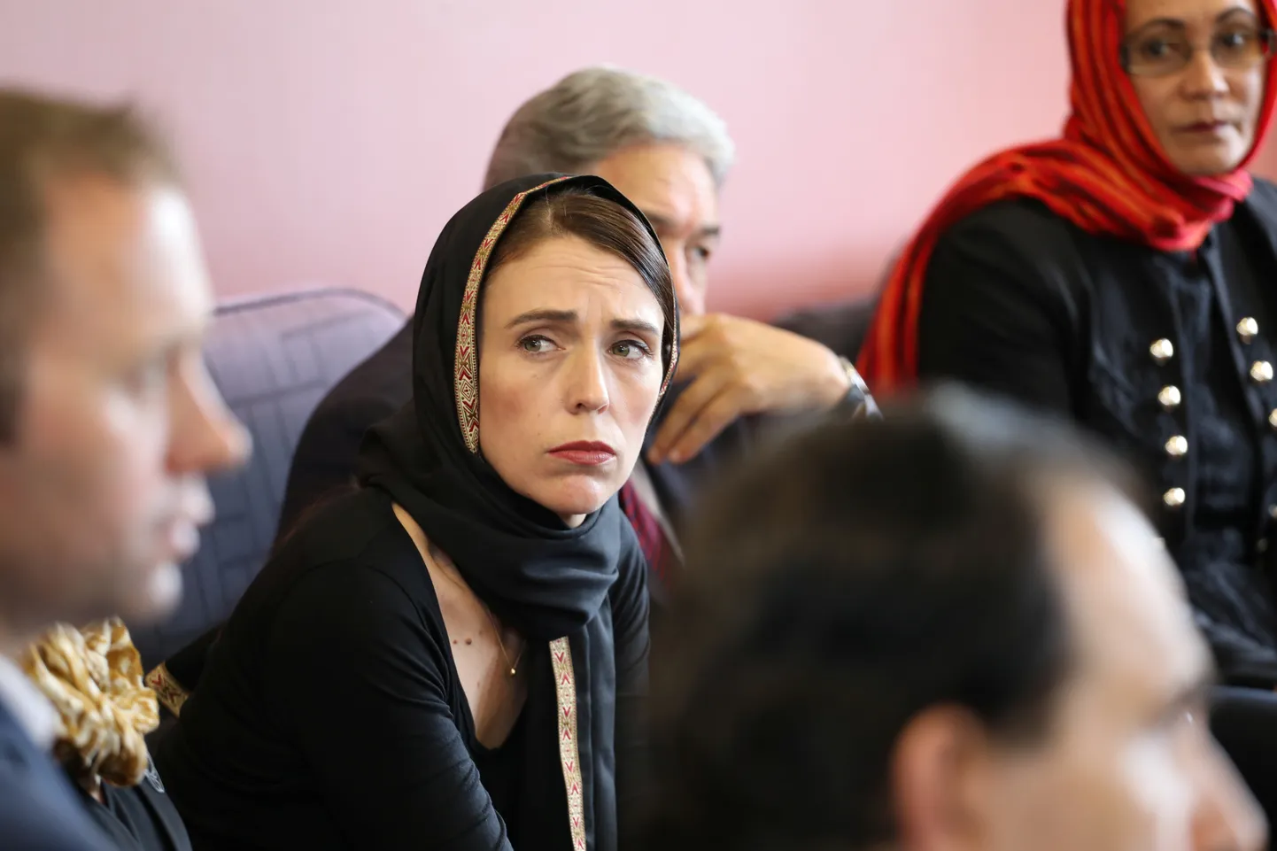 Jaunzēlandes premjerministre Džasinda Ārderna tiekas ar musulmaņu kopienas pārstāvjiem pēc asiņainā slaktiņa Kraistčērčā