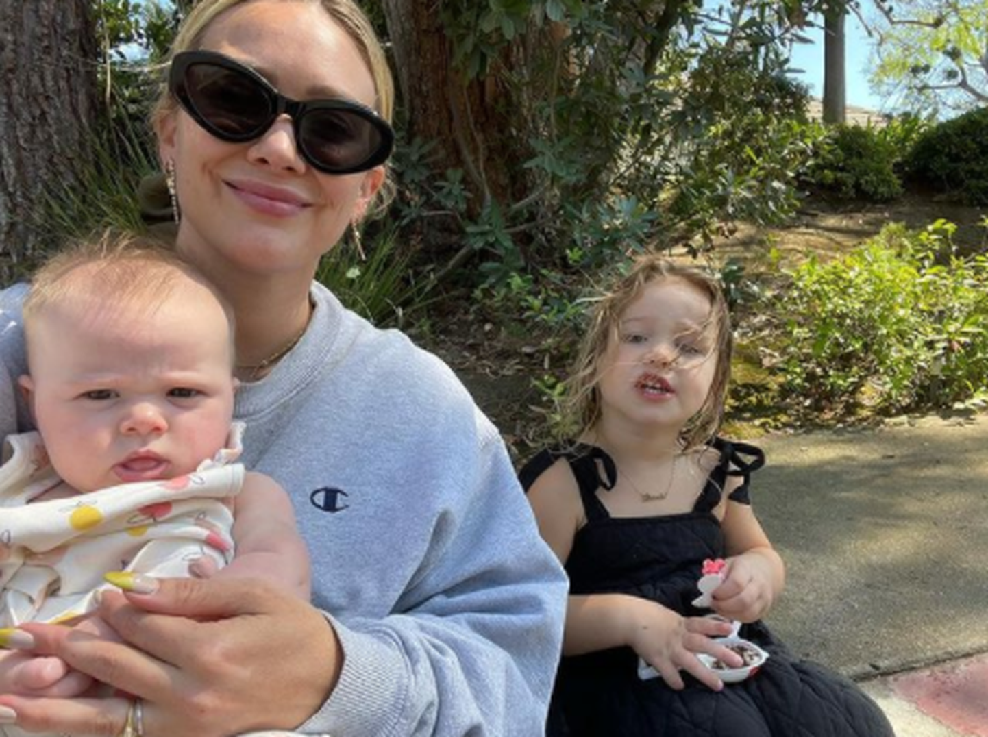Hilary Duff koos oma lastega.