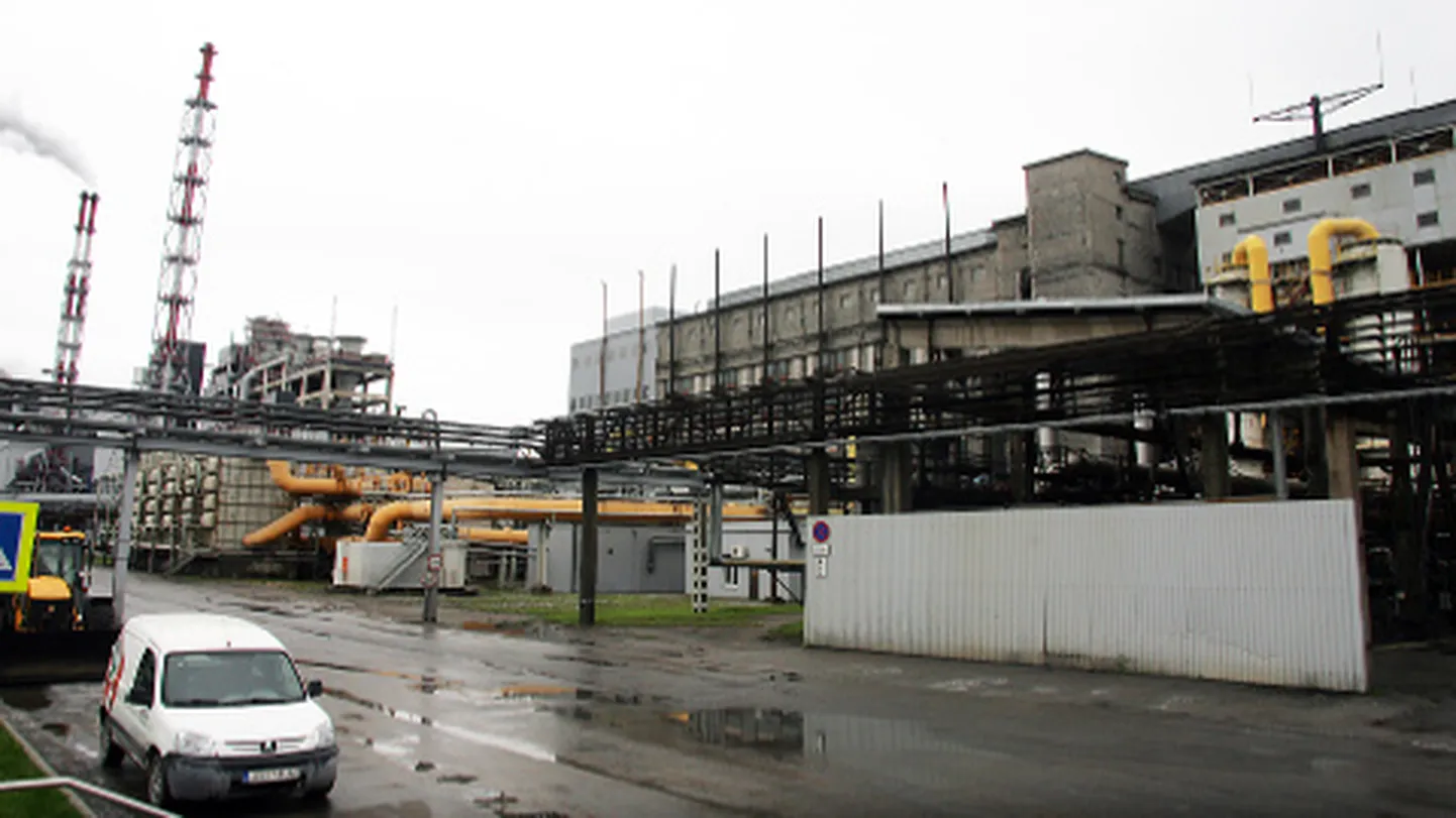 Septembrist peaksid uute Petroteri tehaste kõrval õli tootma ka vanemad Kiviteri tehnoloogial töötavad õlivabrikud, mis aasta alguses turu madalseisu tõttu seisma pandi.