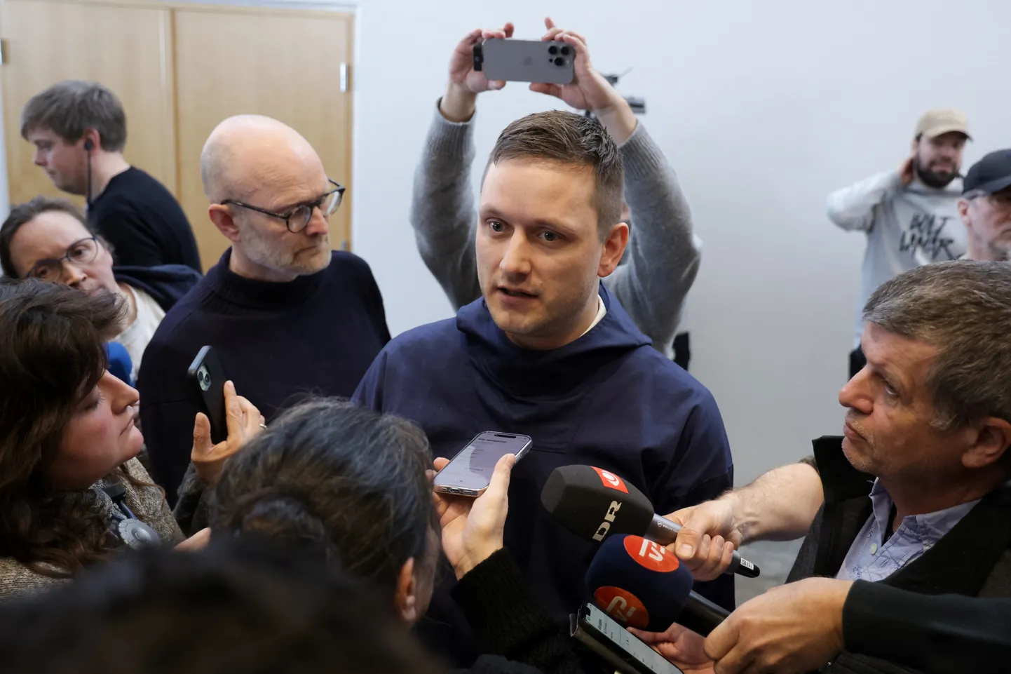 Demokraatide liider ja Gröönimaa uus peaminister Jens-Frederik Nielsen tutvustas pealinnas Nuukis ajakirjanikele uut valitsuskabinetti.