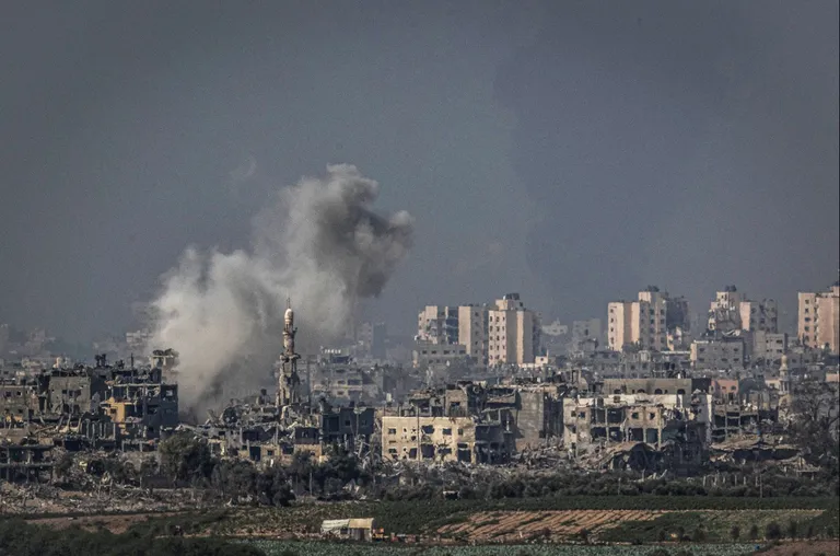 Вид на сектор Газа. На фото — здания, разрушенные в результате израильских бомбардировок.