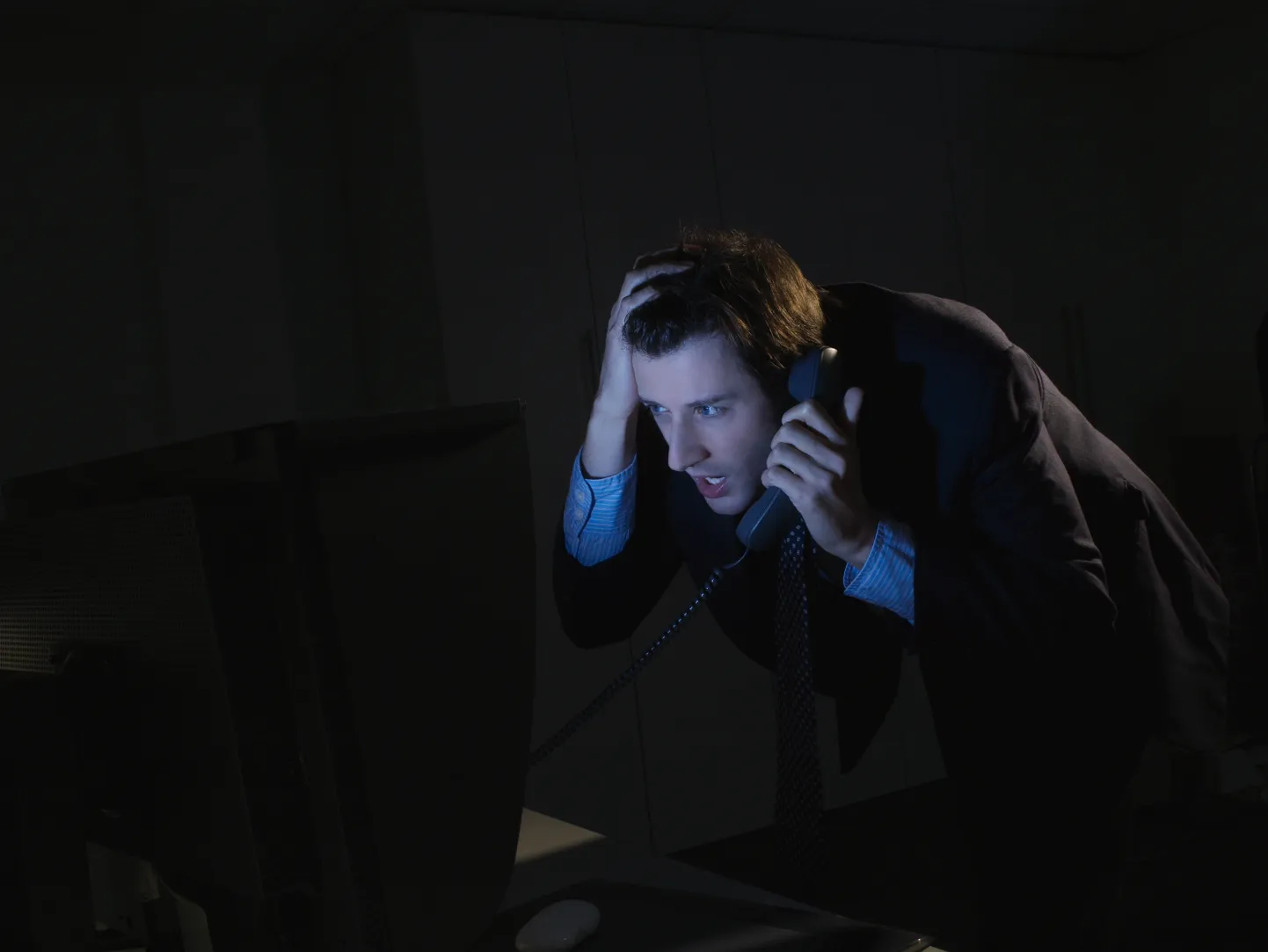 Häiritud klient tegelemas oma probleemiga