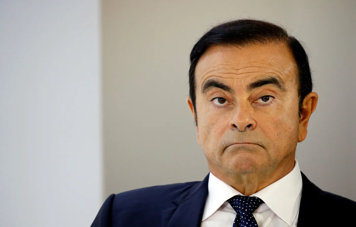 Karloss Gosns.