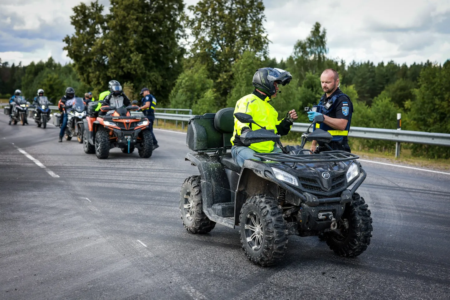 Ralli on Lõuna-Eestisse toonud lisaks üle 40 000 inimese. Seda arvestades on rikkumisi siiski vähe.