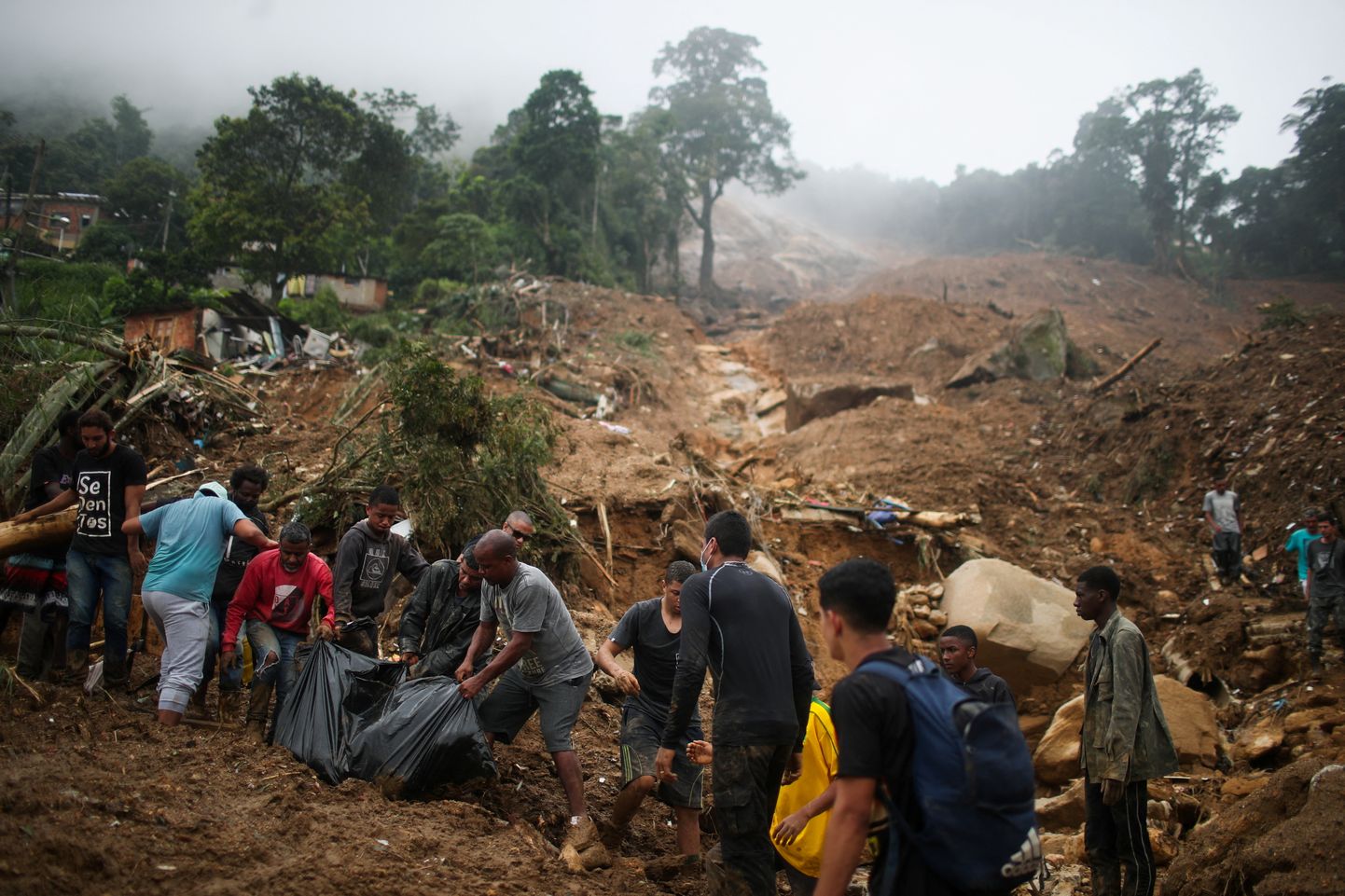 Plūdi un dubļu lavīnās Brazīlijā 16. februārī.