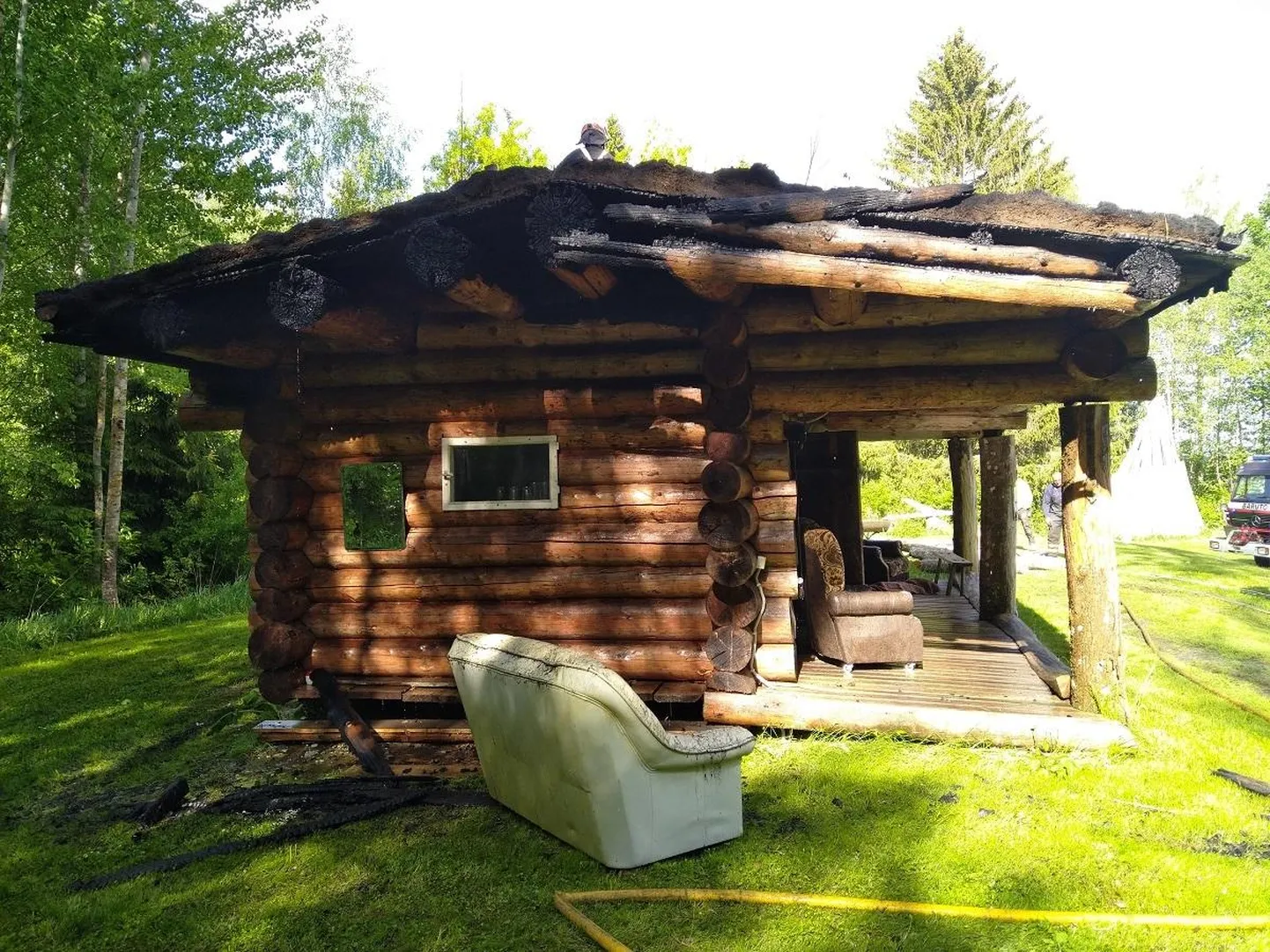 Põleng võis alguse saada palksauna murukatuse kulu põlengust.