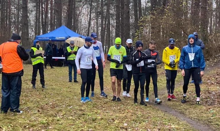 Jõuproovist võtsid osa Pärnu sõudeklubide atleedid, külalised Viljandist ja kohalikud jooksusõbrad.