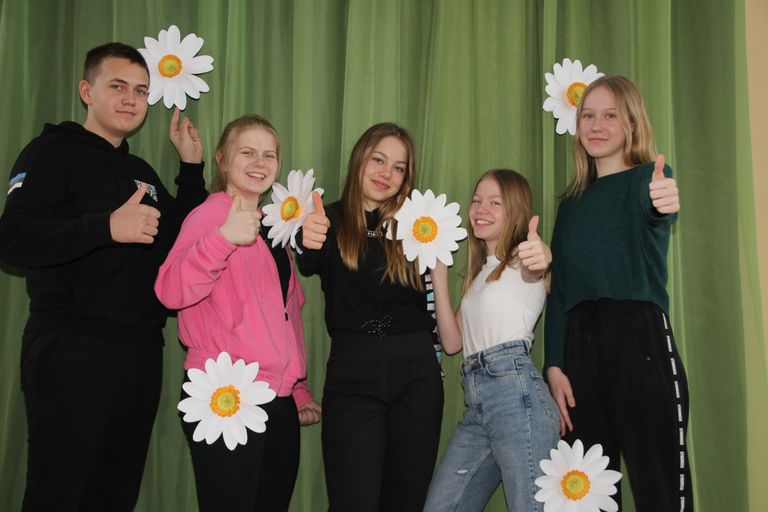 Hilbuautomaadi idee mõtlesid välja (vasakult) Rainis, Eva-Angelica, Elisabeth, Angelina ja Karolina.