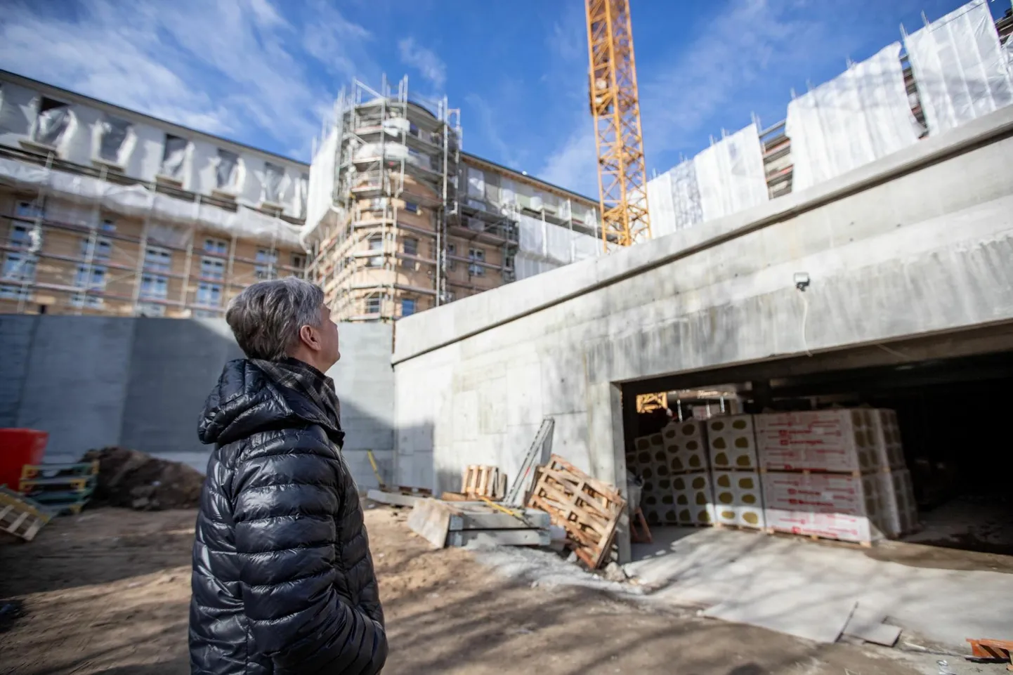 Член правления  Astlanda Ehitus Каупо Колсар в Таллинне на бульваре Эстония.