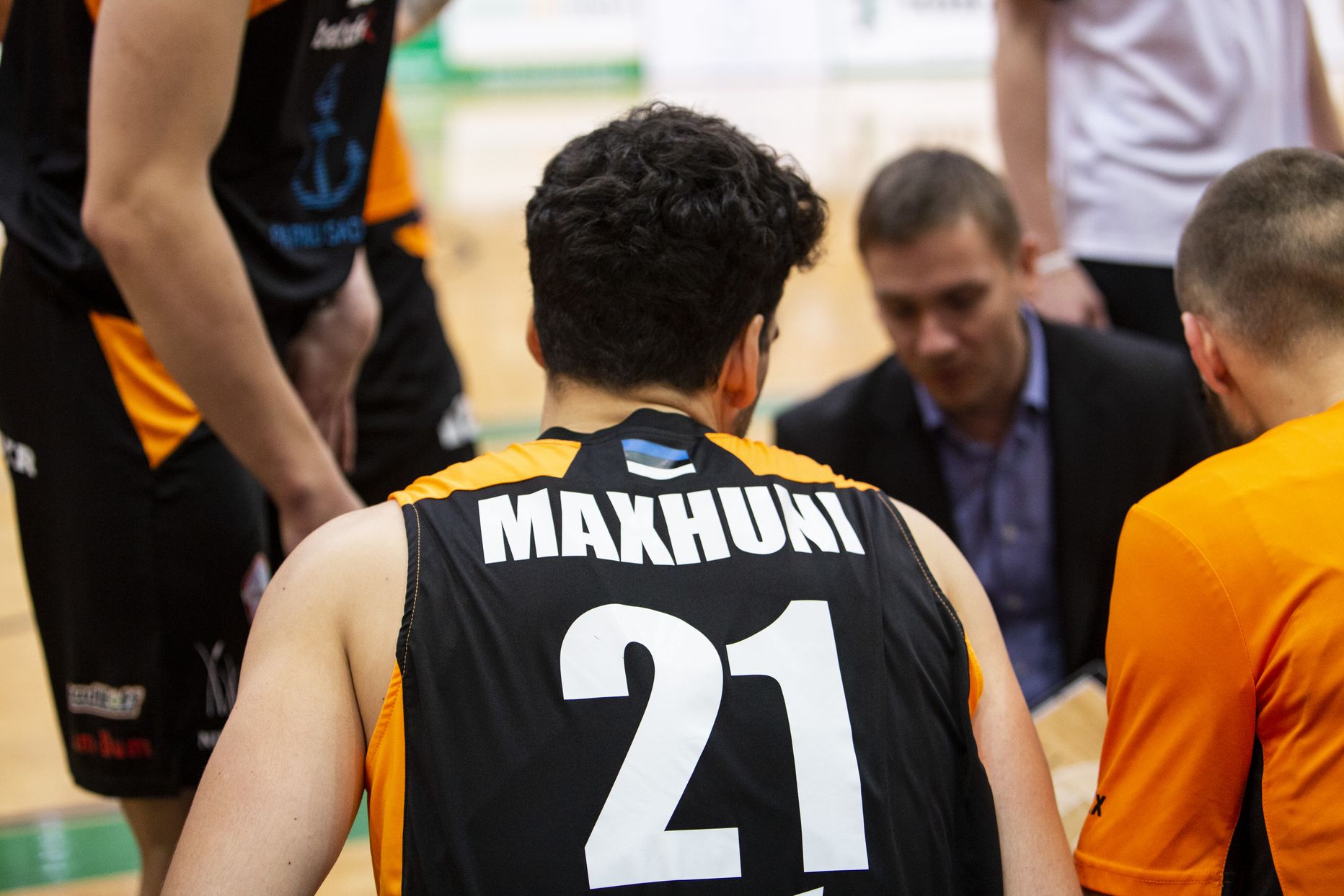Kas peatreener Heiko Rannula ja tema parem käsi väljakul, mängujuht Edon Maxhuni (nr 21) suudavad Pärnu meeskonna tüürida karikafinaali?