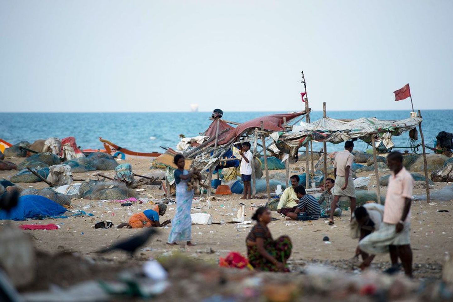 Chennai rannas võib näha kalapüügist elatuvaid absoluutses vaesuses virelevaid inimesi.
