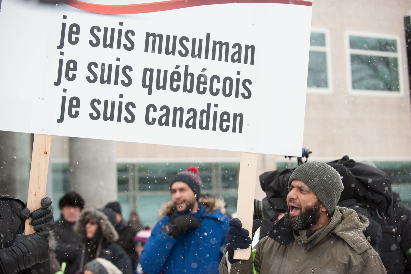 Quebeci elanikud Kanada moslemitele toetust avaldamas.