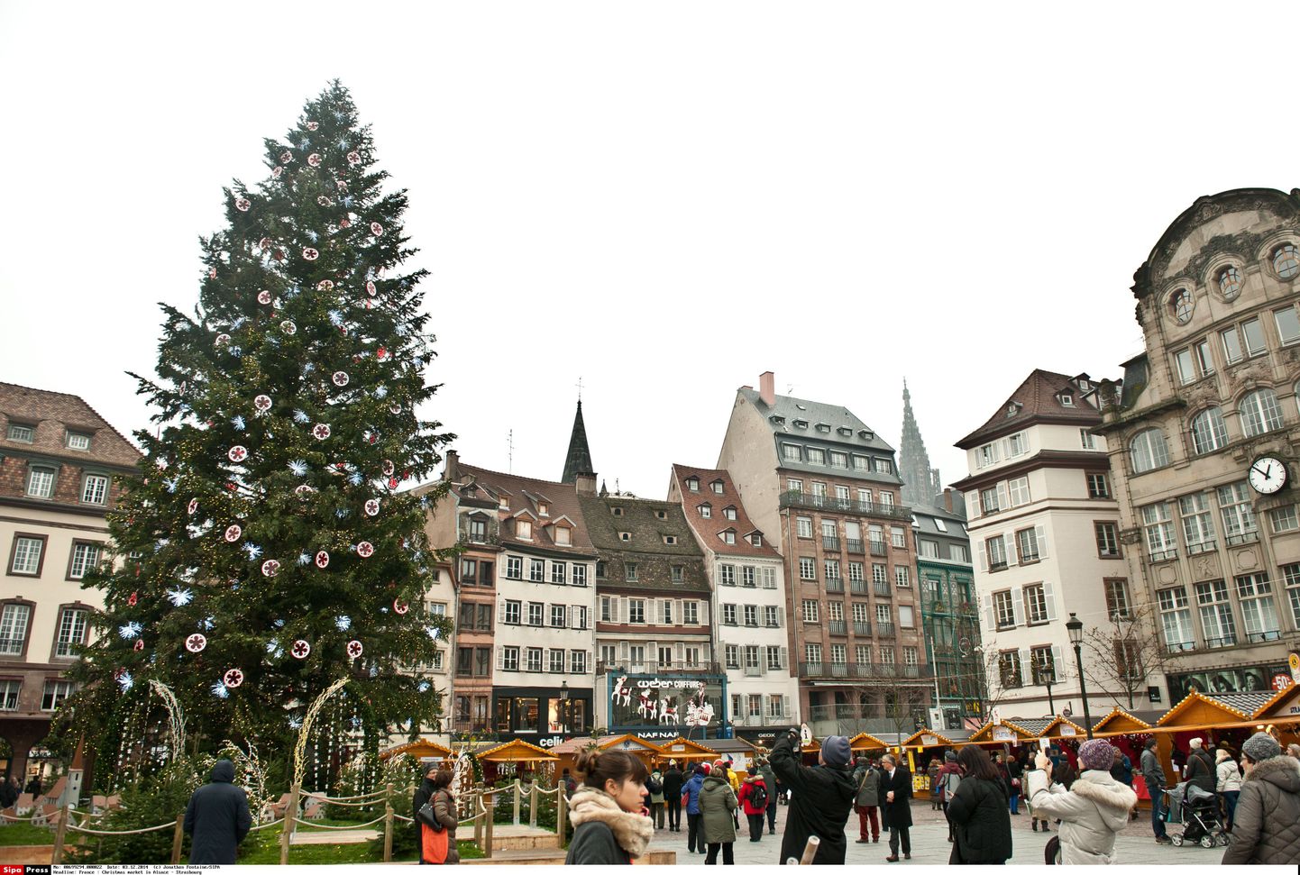 Strasbourgi jõuluturg 2015. aastal.