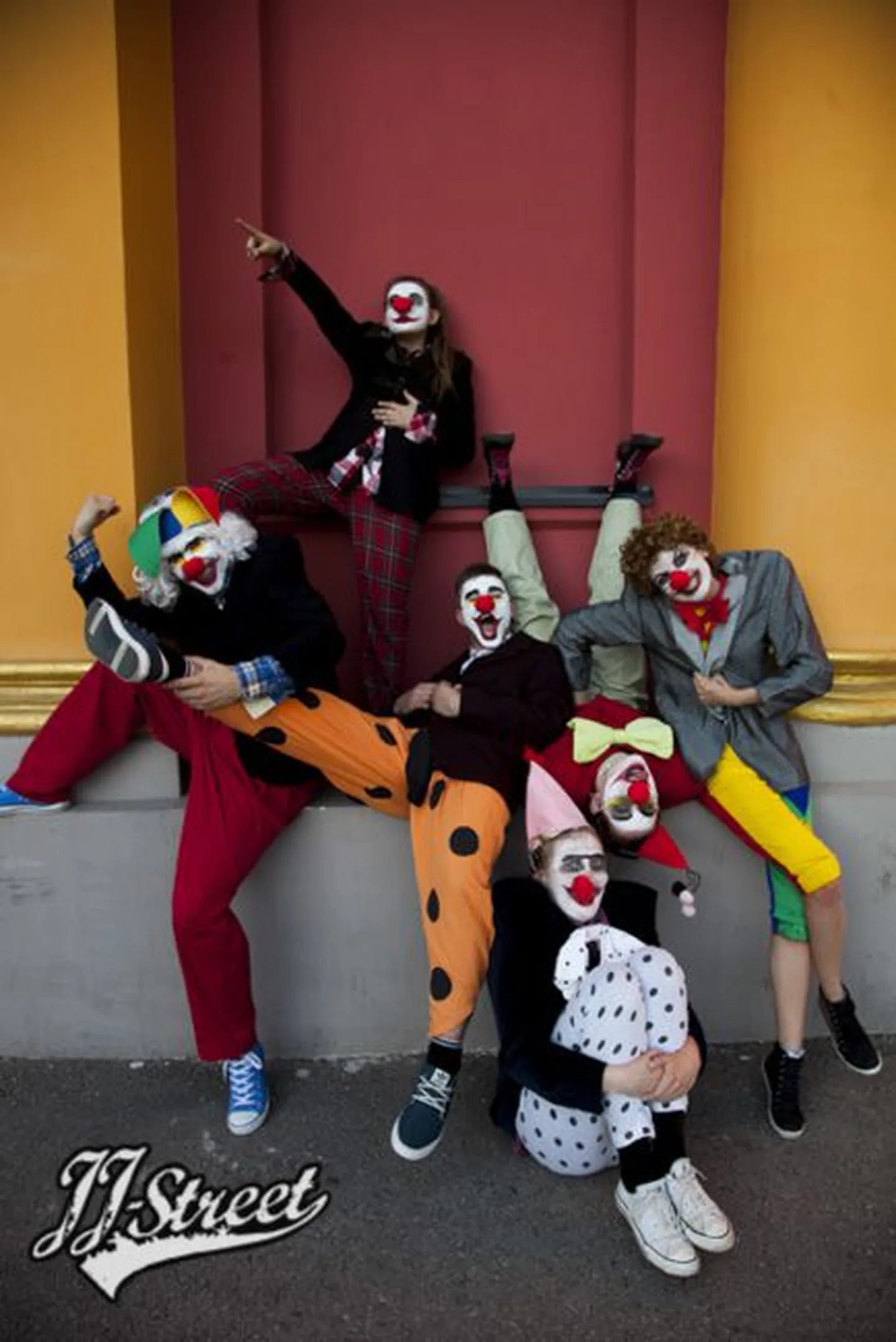 Showgruppide kategoorias jäid kohtunikele kõige rohkem silma JJ-Street Tantsukooli klounide grupp oma innovaatilisuse, põnevate kostüümide ja lõbusa olemusega.