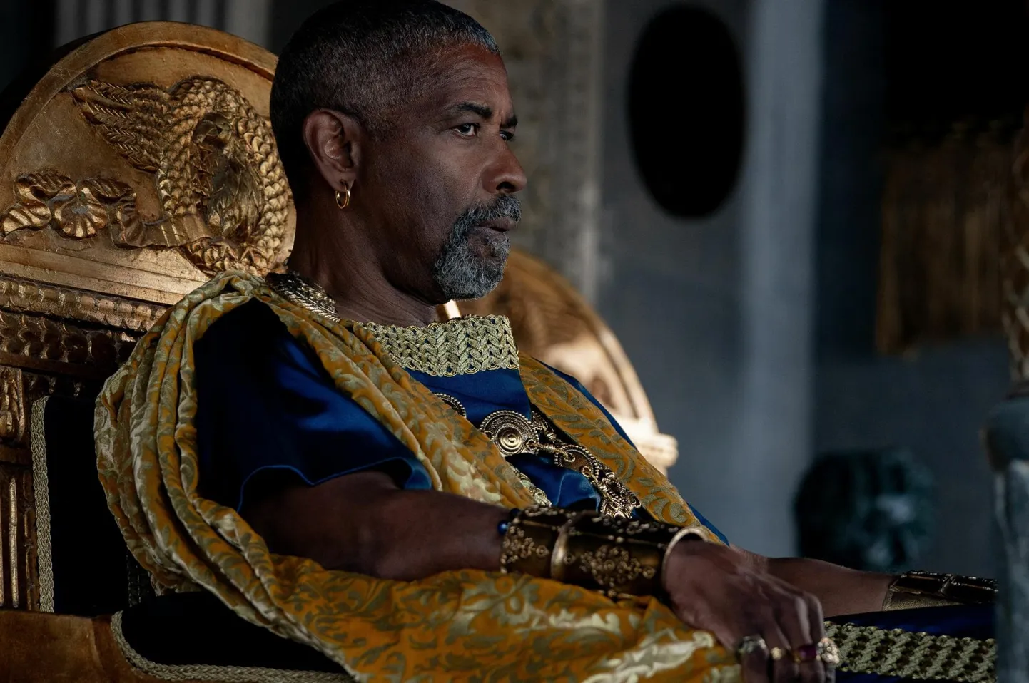 Denzel Washingtoni Macrinus ajaloolises märulis "Gladiaator II". Film linastub Centrumi kinos.