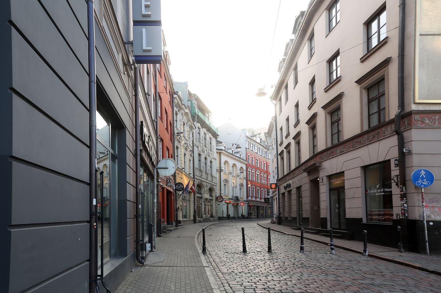 Пустые улицы Старой Риги. Иллюстративное фото