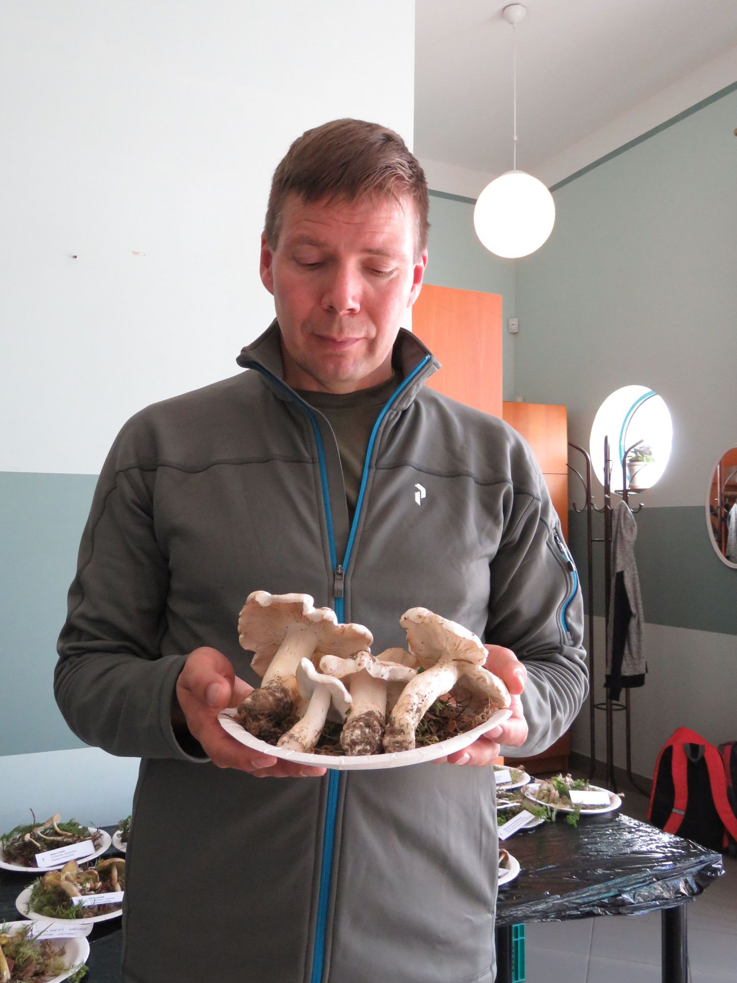 Mükoloog Veiko Kastanje käib metsas küll sageli, ent ise väga seeni süüa ei armasta.