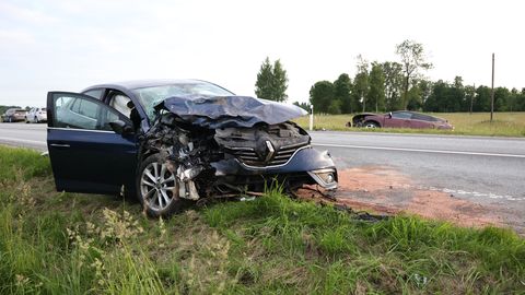 FOTOD ⟩ Tallinn-Tartu maanteel põrkasid autod kokku