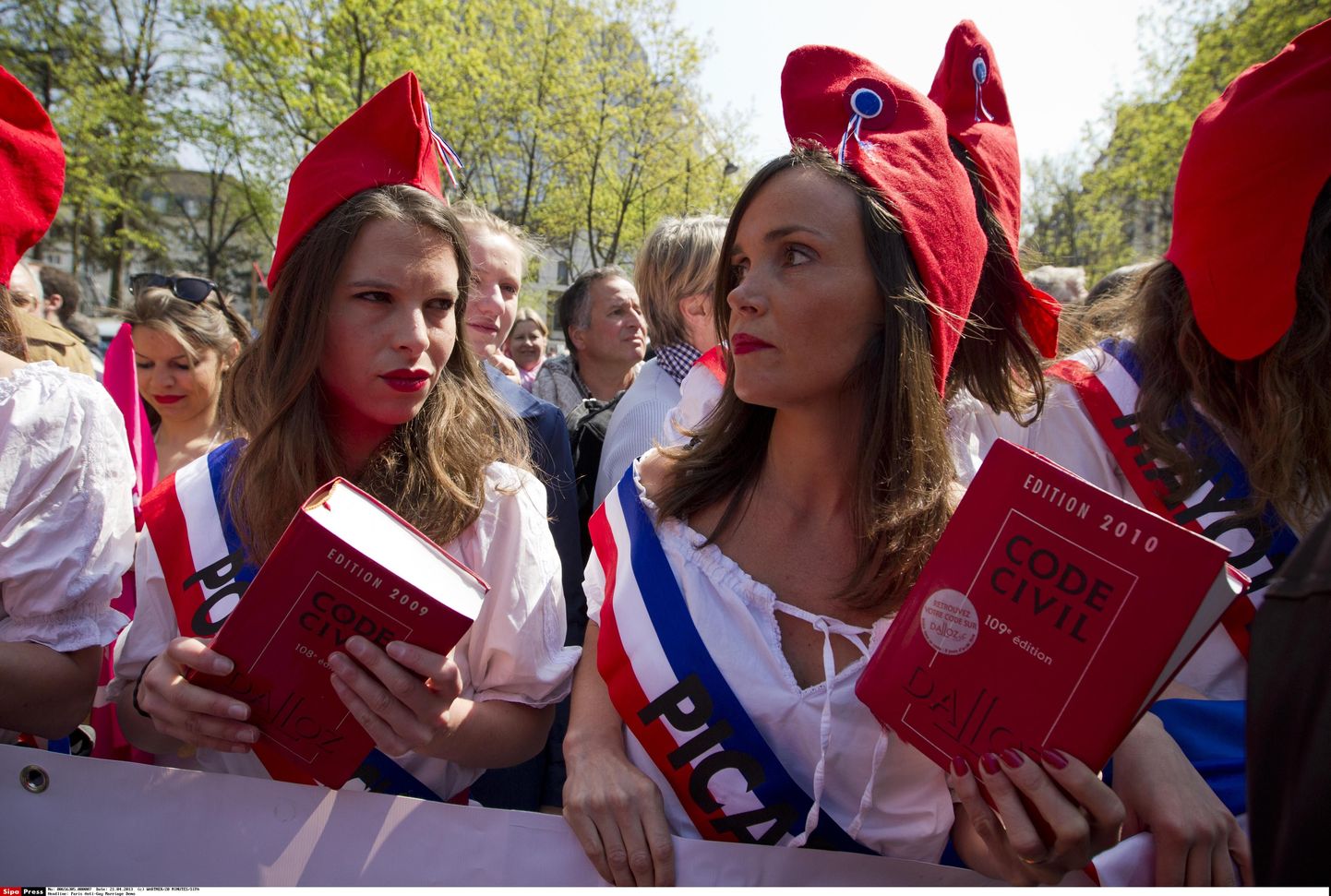 Homoabielude vastu protestivad pariislannad möödunud pühapäeval meeleavaldusel.
