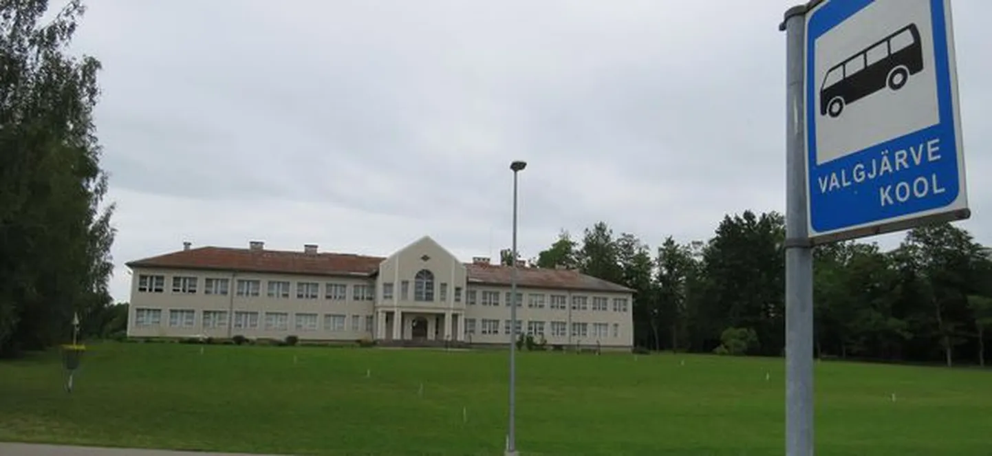 Valgjärve kunagine koolimaja.