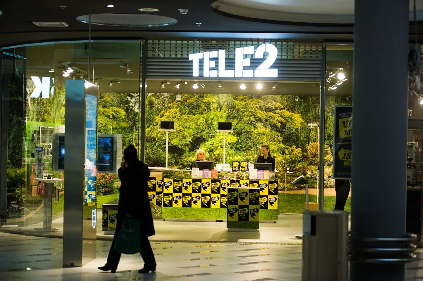 Tele2 kauplus Ülemiste keskuses.