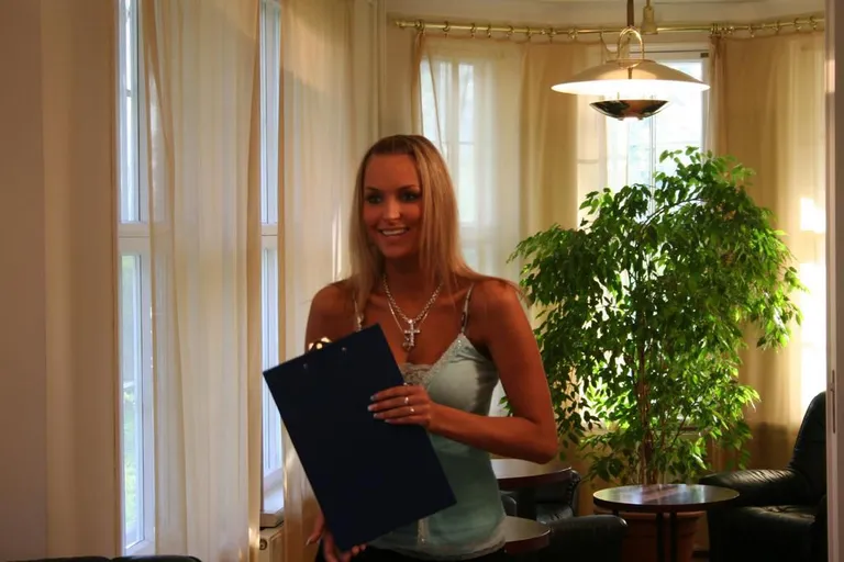 Saatejuht Laura Kõrgemäe.