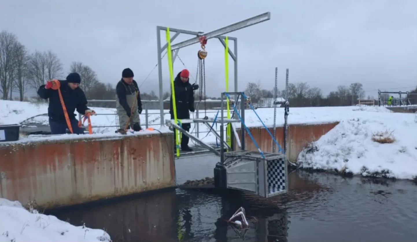 Kalade rändeks kasutatavas tunnelis kaardistavad olukorda keerulise valgussüsteemiga stereokaamerad, mis suudavad teha kõrge kvaliteediga pilte isegi hägustes ja keerukates veeoludes.